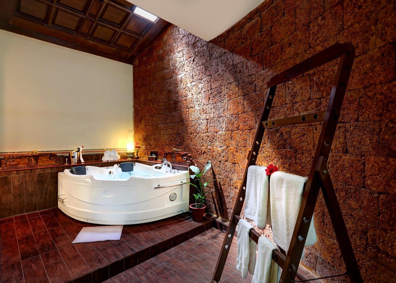 Hoysala Village Resort Хасан Екстериор снимка