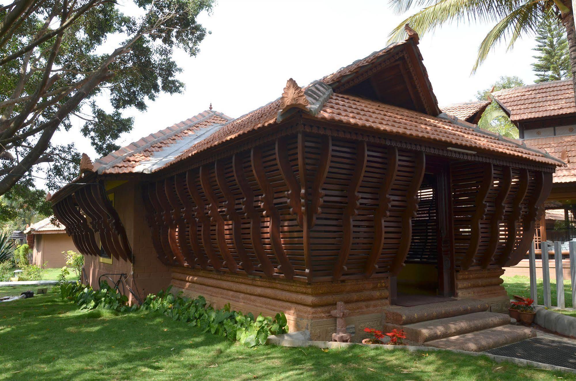 Hoysala Village Resort Хасан Екстериор снимка